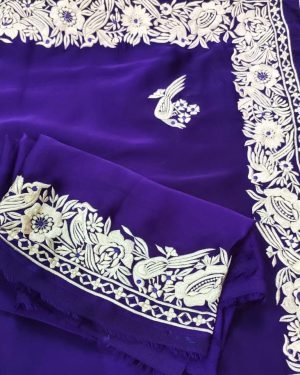 Alternative view of Small bird and butta gara sari